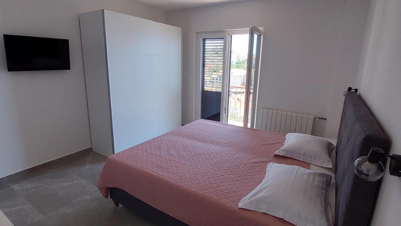 Apartment Dado